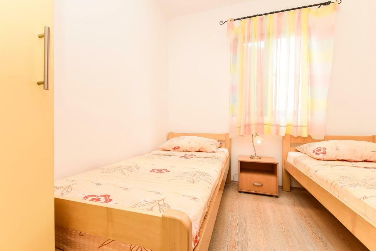 ז'אבוריץ' Apartments Zoricic מראה חיצוני תמונה